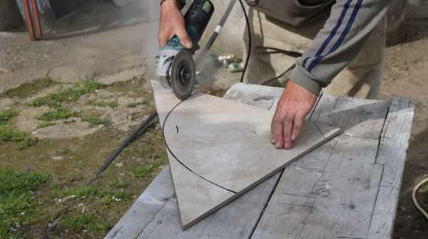 Tile Sawing