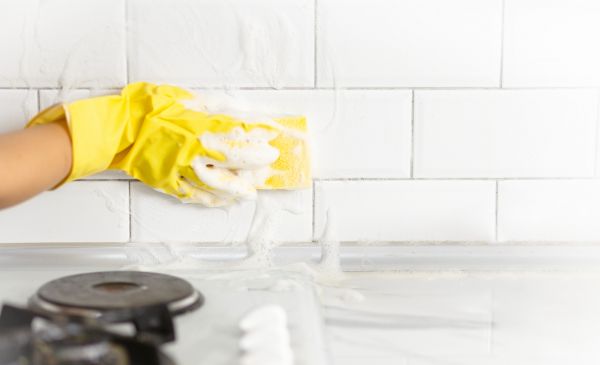 Kitchen Tile Grout Cleaning